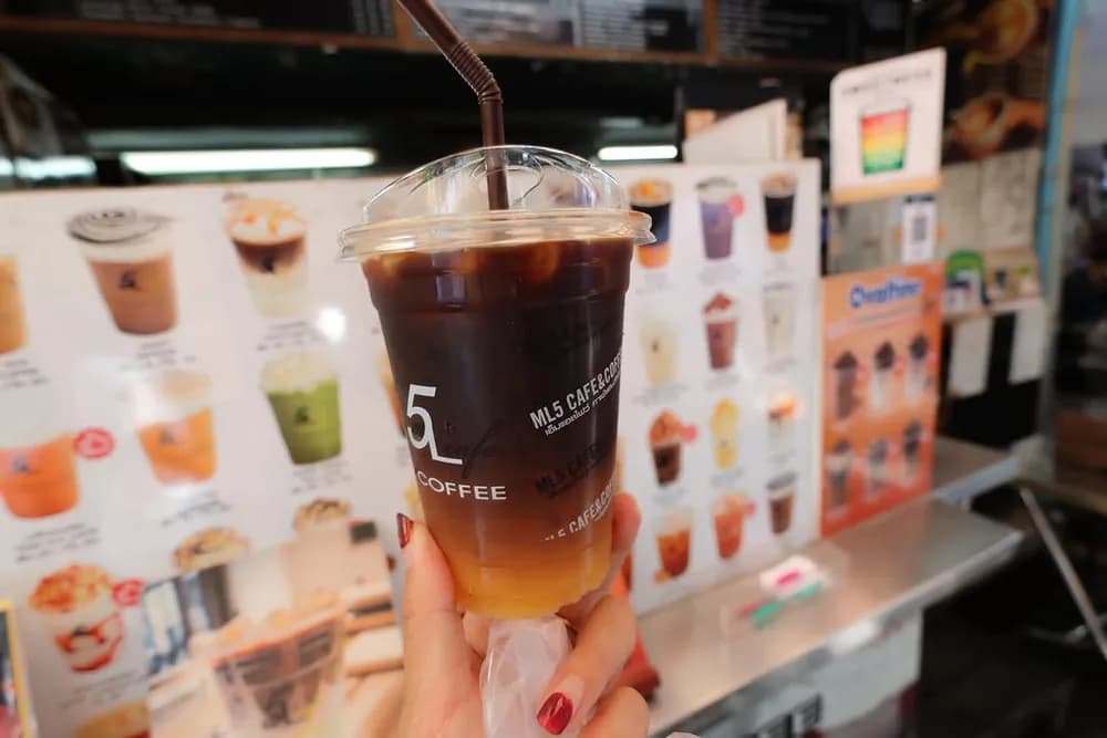 ローカルカフェのアイスコーヒー