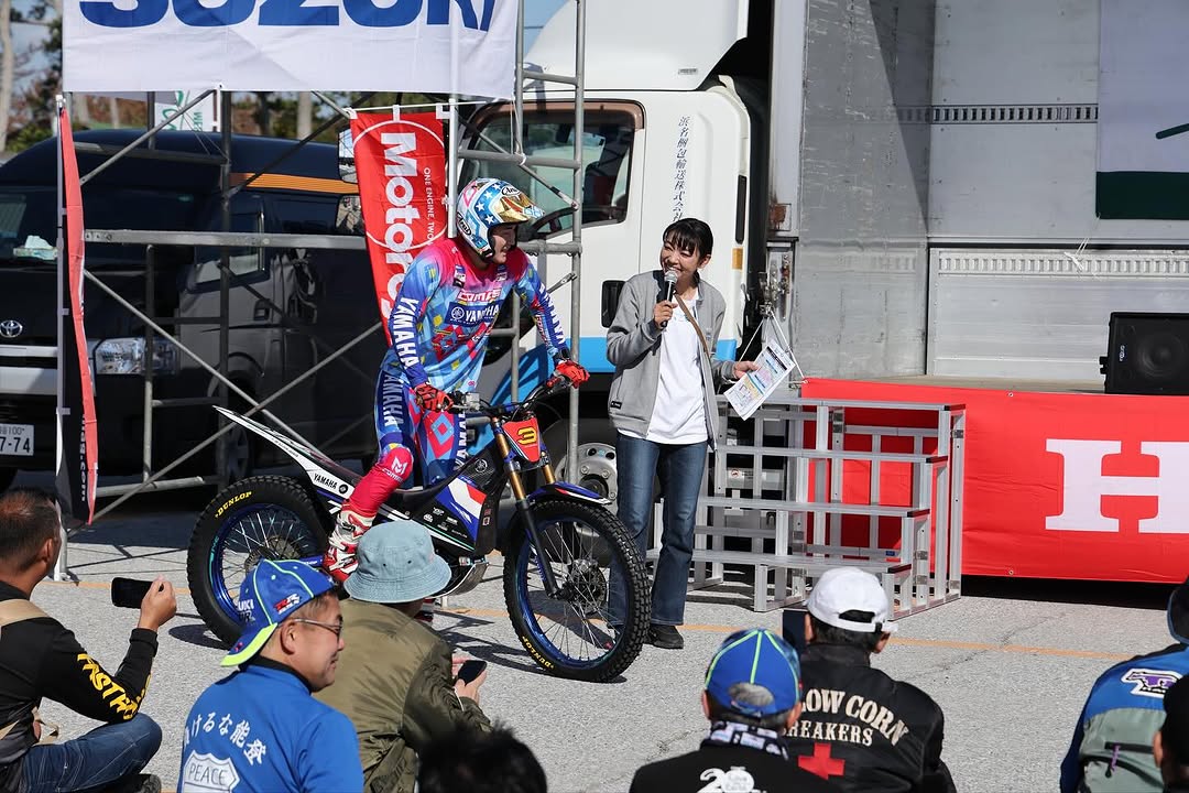 プロライダーとの集合写真 / Group photo with pro riders